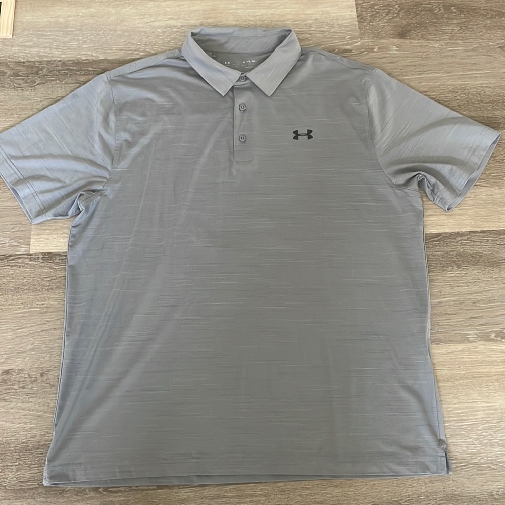Like 🆕 Under Armour Men’s Polo in Grey Size XL